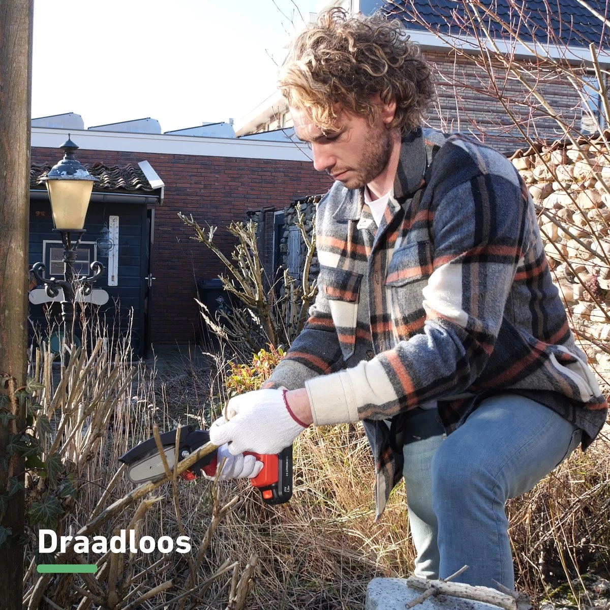 Foumt Mini Tronçonneuse MK-1 - Scie à élaguer - Tronçonneuse - Tronçonneuse électrique - Étui Inclus - Batterie Extra - Rouge 5 Foumt Mini Tronçonneuse MK-1 - Scie à élaguer - Tronçonneuse - Tronçonneuse électrique - Étui Inclus - Batterie Extra - Rouge – Image 3