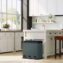 Songmics Poubelle Pour La Cuisine, 54 Litres, Poubelle, Poubelle à Pédale Avec 3 Compartiments, Bacs Intérieurs Et 6 Autocollants Pour Le Tri Des Déchets, Système De Tri Des Déchets, Gris-noir LTB54G