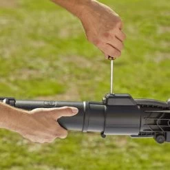 Black & Decker BLACK+DECKER BEBLV260 Souffleuse à Feuilles - 2600W - 3-en-1 - Sac De Collecte 40L -Outils de jardinage professionnels 1200x1200 1457