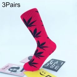 3 Paires De Feuilles De Chanvre à Tube élevé Femmes Hommes Tendance étudiants Feuille D'érable Sauvage Coton Chaussettes De Style Européen Et Américain (rouge Et Noir)