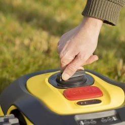 Tondeuse Robot Powerplus POWXG6305 - 18V - Pour Pelouses Jusqu'à Environ 500m² - Largeur De Coupe 180mm - Incl. Borne De Recharge Et Accessoires -Outils de jardinage professionnels 1200x1200 655