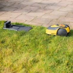 Tondeuse Robot Powerplus POWXG6305 - 18V - Pour Pelouses Jusqu'à Environ 500m² - Largeur De Coupe 180mm - Incl. Borne De Recharge Et Accessoires -Outils de jardinage professionnels 1200x1200 658