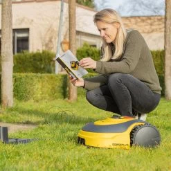 Tondeuse Robot Powerplus POWXG6305 - 18V - Pour Pelouses Jusqu'à Environ 500m² - Largeur De Coupe 180mm - Incl. Borne De Recharge Et Accessoires -Outils de jardinage professionnels 1200x1200 660