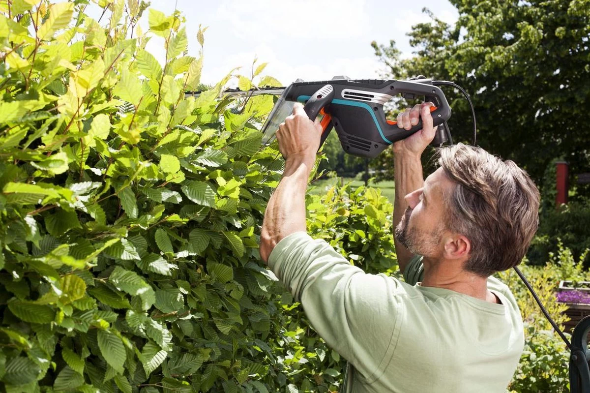 Taille-haie électrique GARDENA PowerCut 700/65 - 700 Watt - Longueur De La Lame 65 Cm 19 Taille-haie électrique GARDENA PowerCut 700/65 - 700 Watt - Longueur De La Lame 65 Cm – Image 17