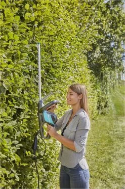 Taille-haie électrique GARDENA ComfortCut 550 50 - 550 Watt - Longueur De Lame 50cm -Outils de jardinage professionnels 800x1200 4